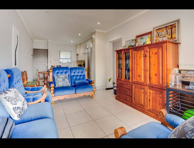 2 BEDROOM APARTMENT FOR SALE IN LONEHILL